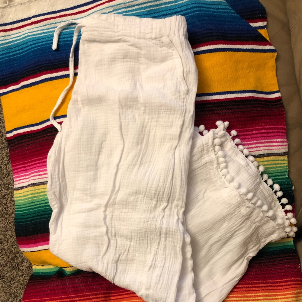 White cropped pants